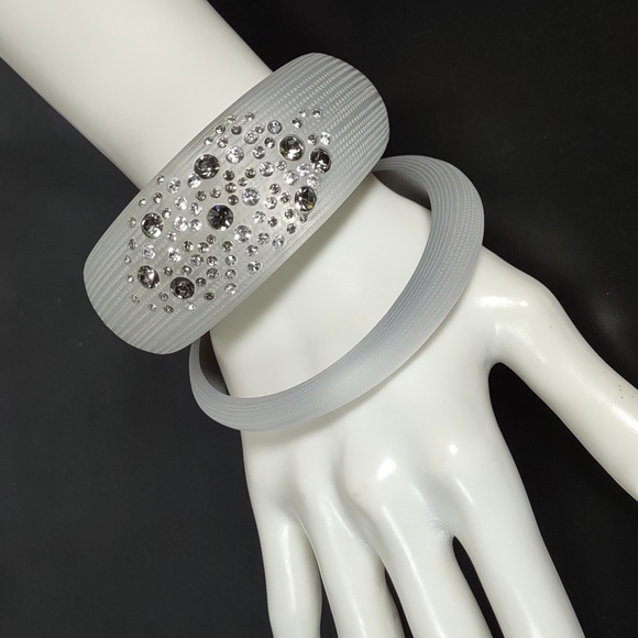Fabulous Lucite Bangle Bracelets - Picture 1 of 7